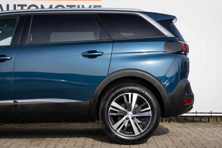 Vehicle Image 40
