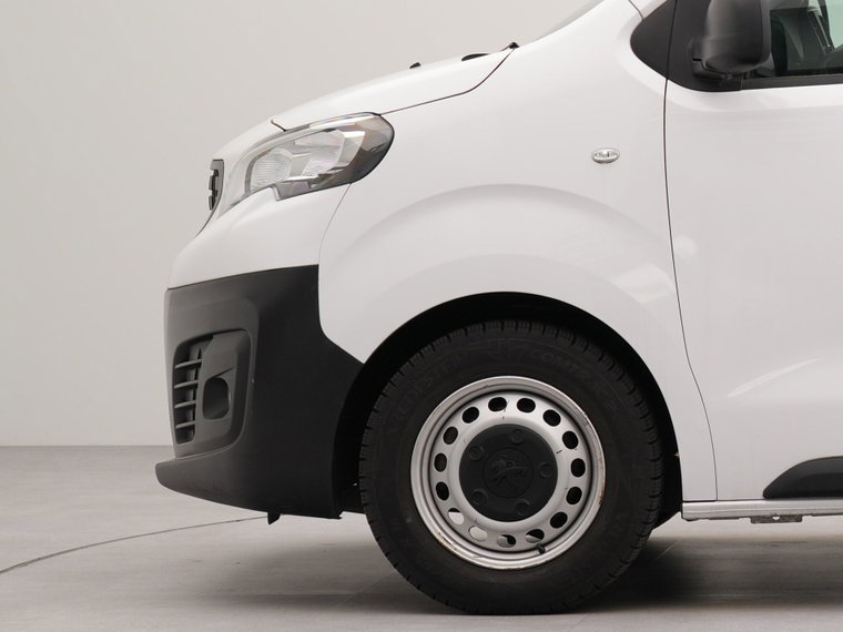 Vehicle Image 32