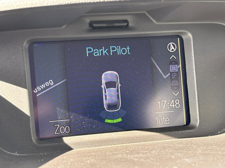 Vehicle Image 16
