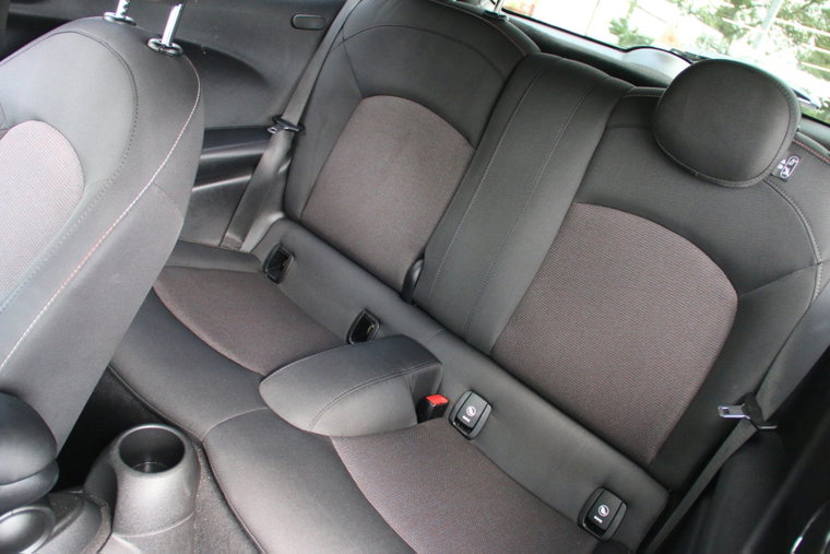 Vehicle Image 21