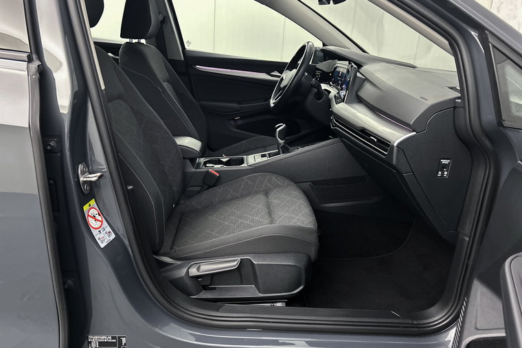 Vehicle Image 32
