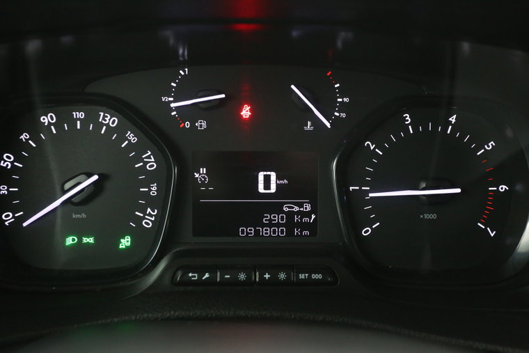 Vehicle Image 13