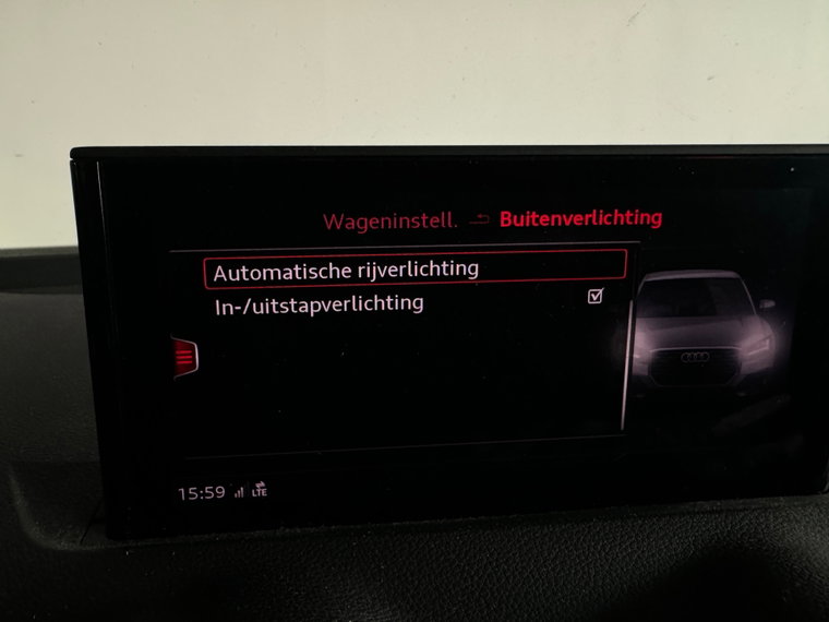 Vehicle Image 30
