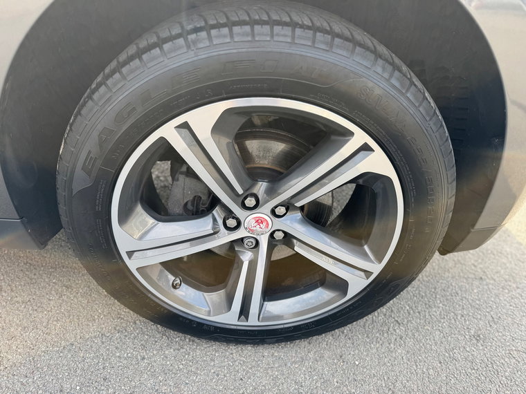 Vehicle Image 24