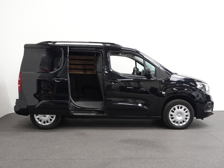 Vehicle Image 38