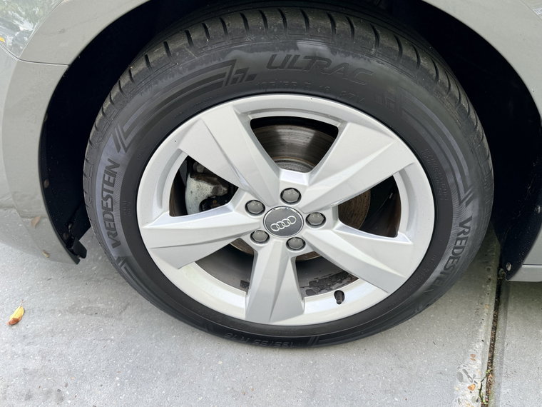 Vehicle Image 17