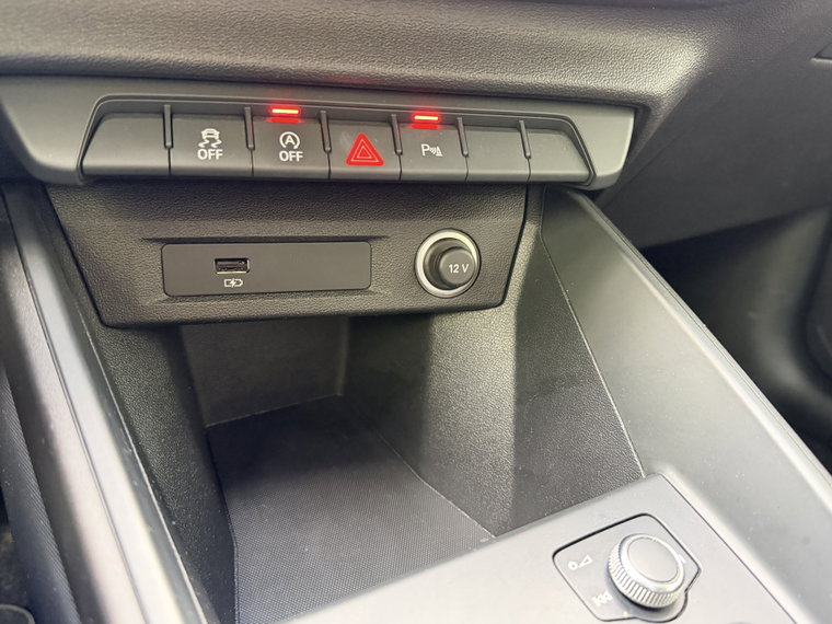 Vehicle Image 29