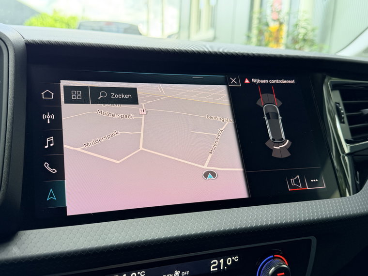Vehicle Image 32