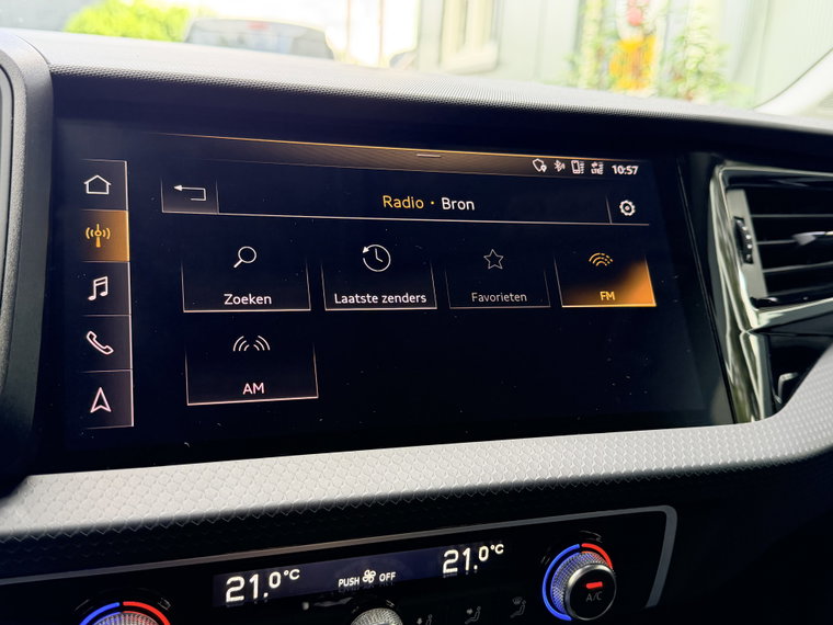 Vehicle Image 35