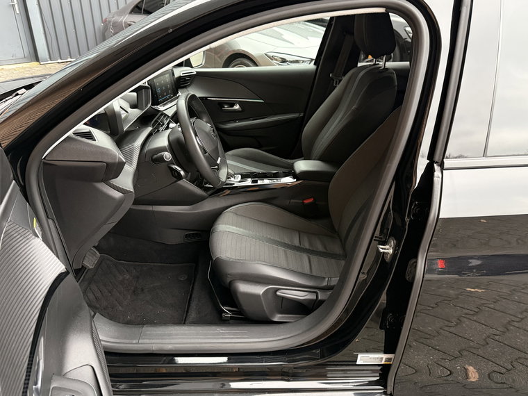 Vehicle Image 38