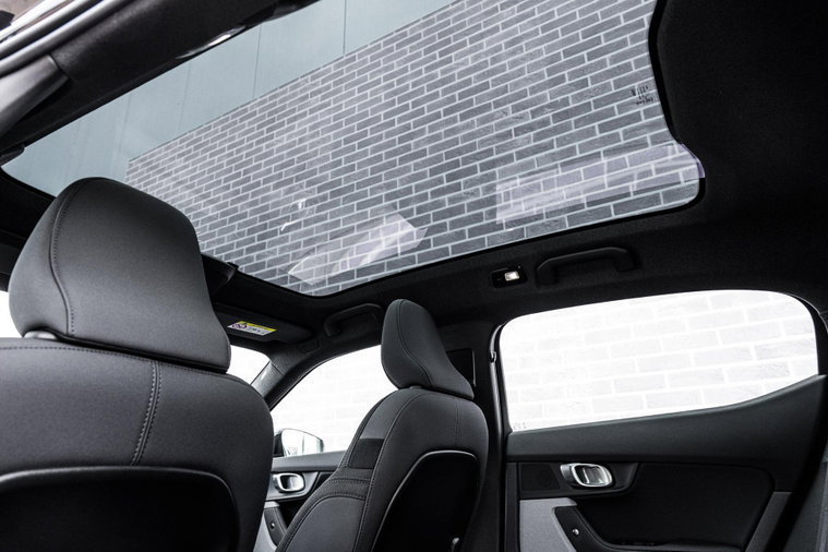 Vehicle Image 35
