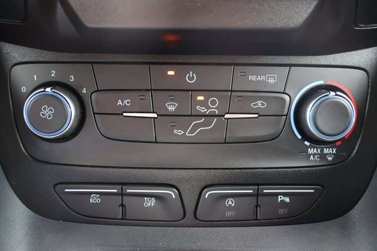 Vehicle Image 28