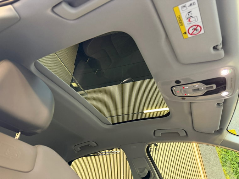 Vehicle Image 37