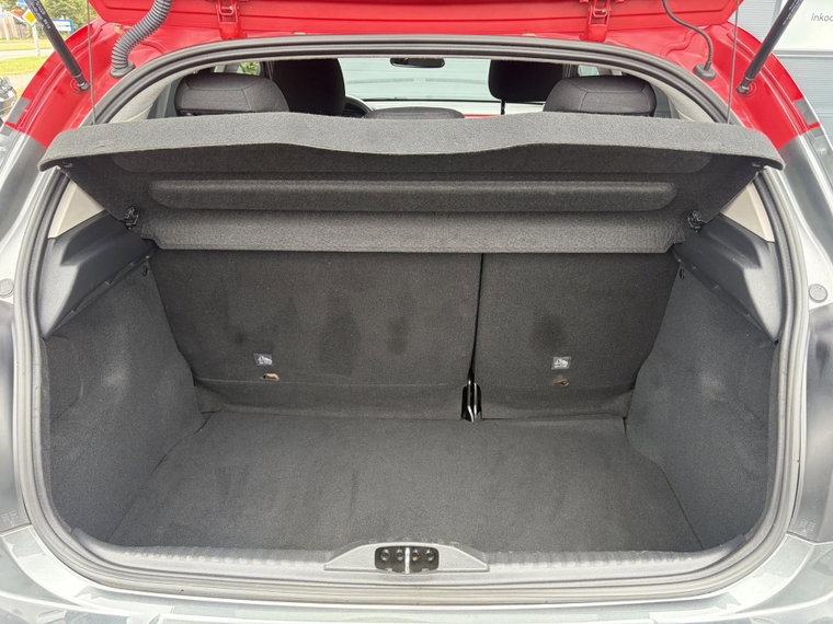 Vehicle Image 36
