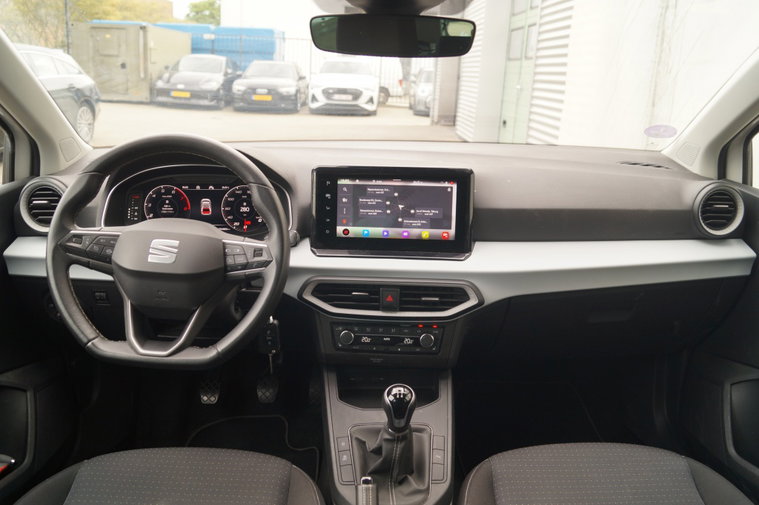 Vehicle Image 10