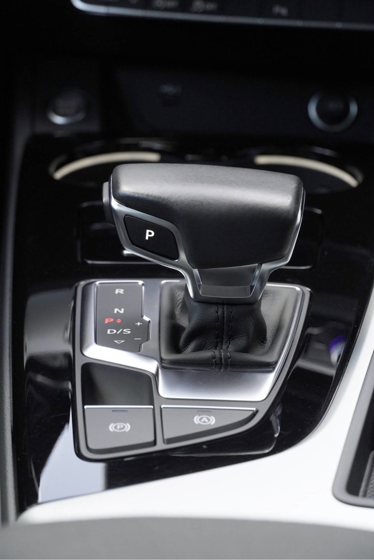 Vehicle Image 33