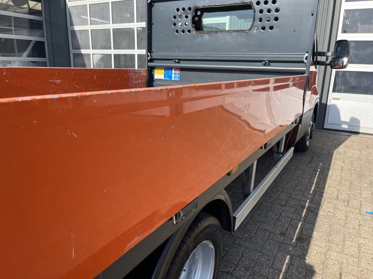 Vehicle Image 38