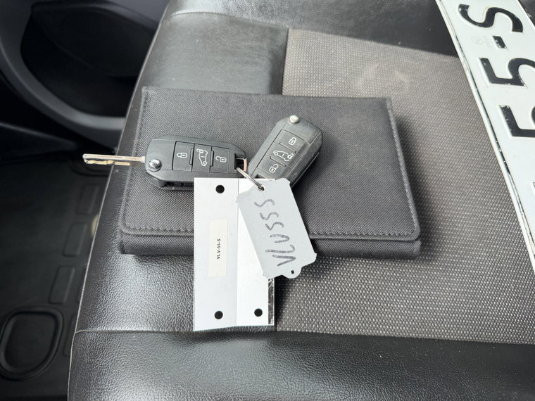 Vehicle Image 20
