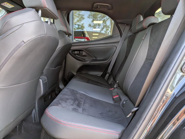 Vehicle Image 16