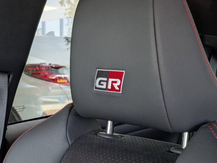 Vehicle Image 18