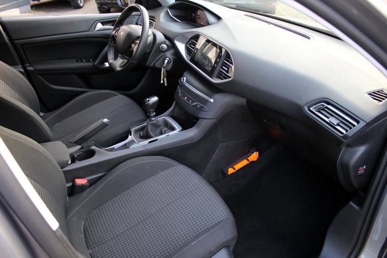 Vehicle Image 22