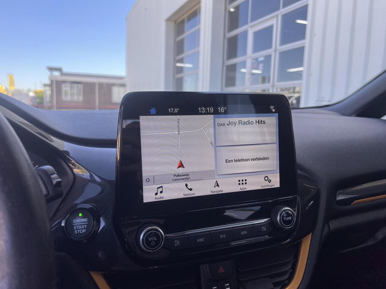 Vehicle Image 30