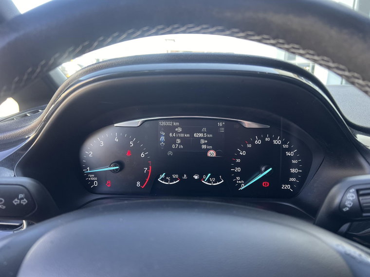 Vehicle Image 32