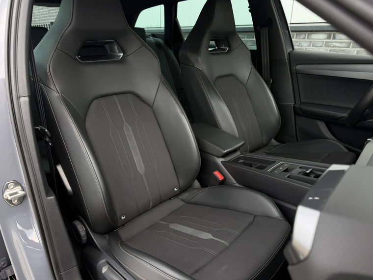 Vehicle Image 32
