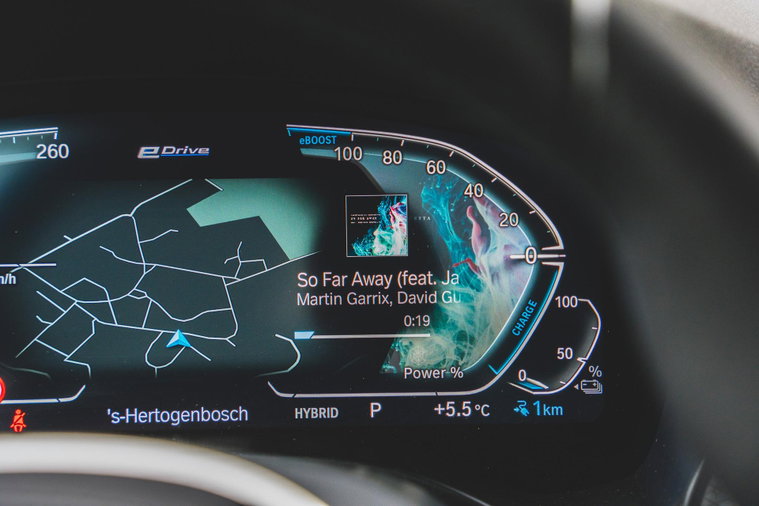 Vehicle Image 9