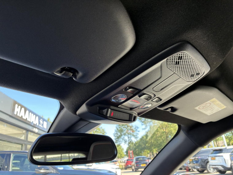 Vehicle Image 33