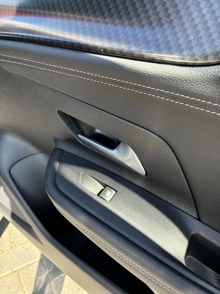 Vehicle Image 38
