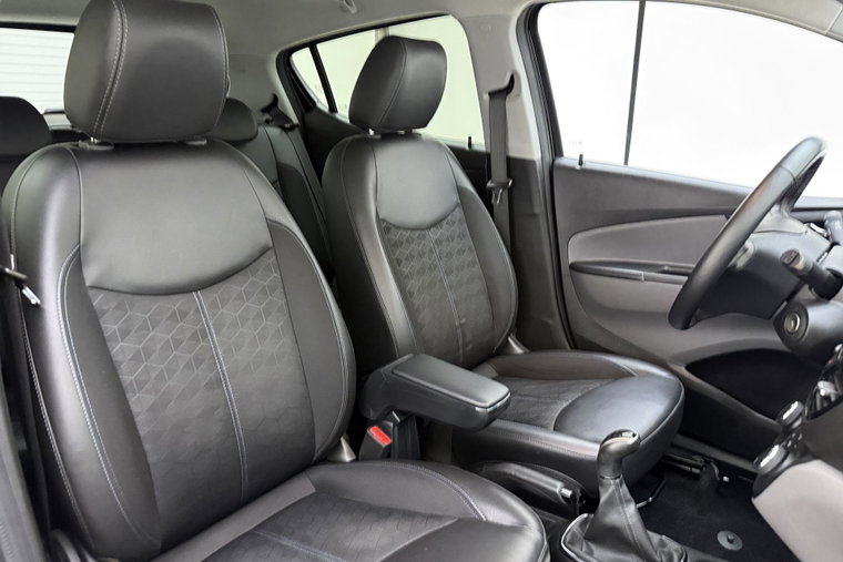 Vehicle Image 13