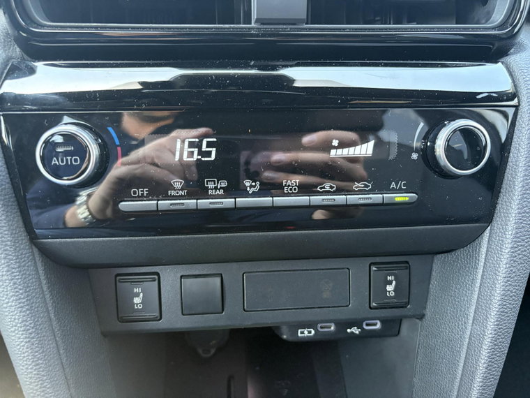 Vehicle Image 17