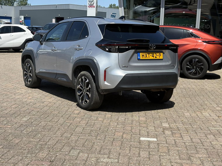 Vehicle Image 4