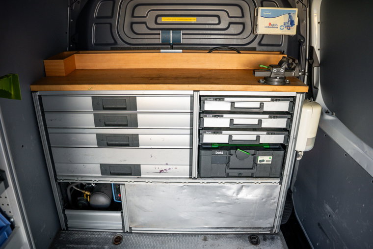 Vehicle Image 13