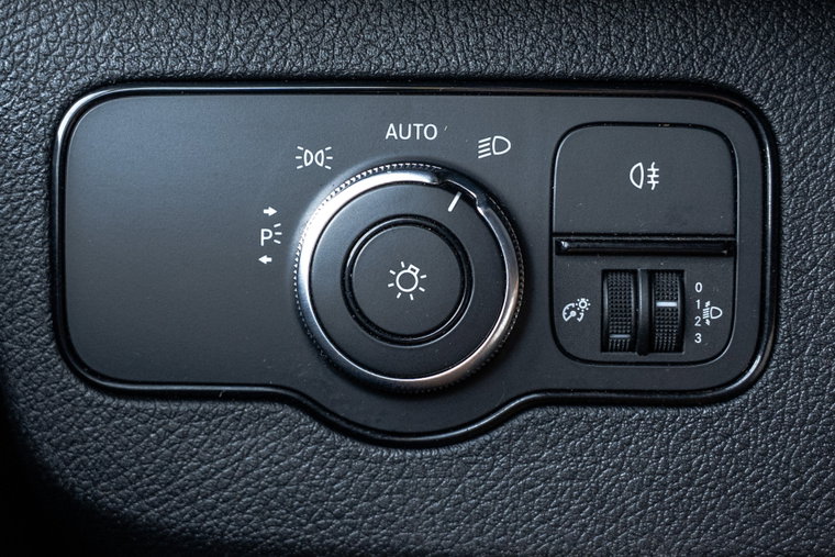 Vehicle Image 25