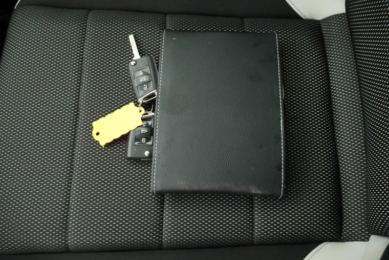 Vehicle Image 36