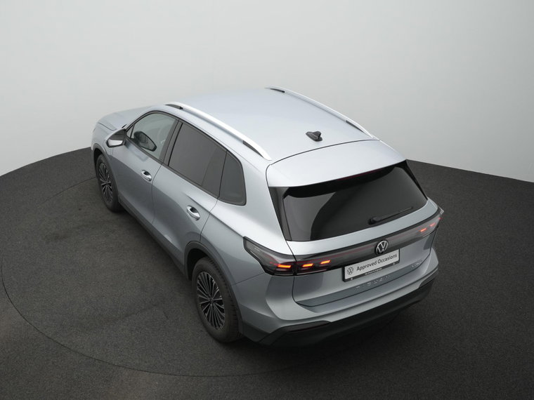 Vehicle Image 43