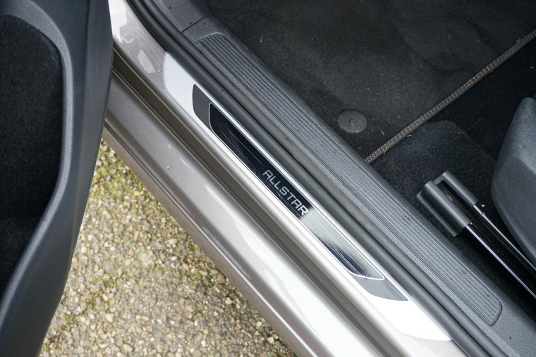 Vehicle Image 37