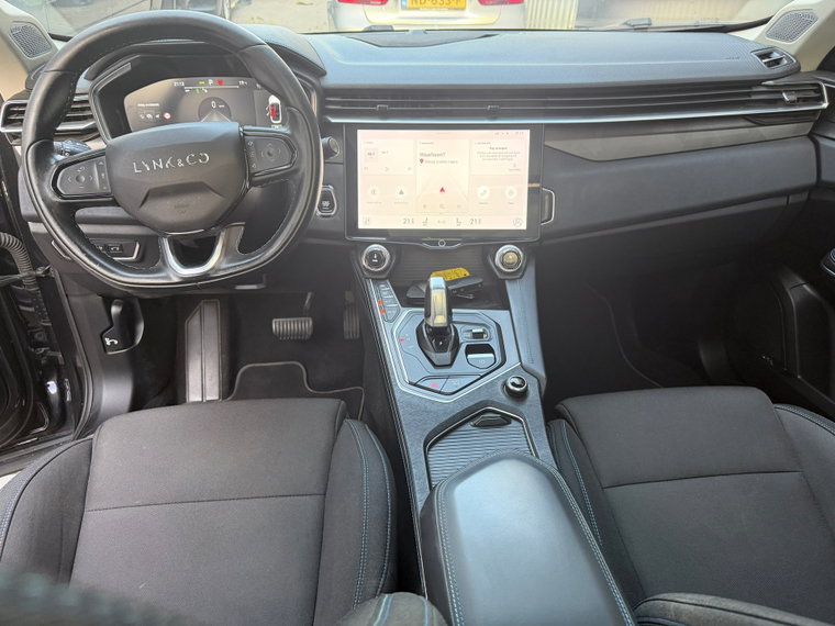 Vehicle Image 12