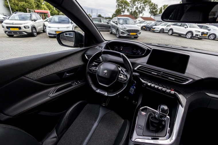 Vehicle Image 30