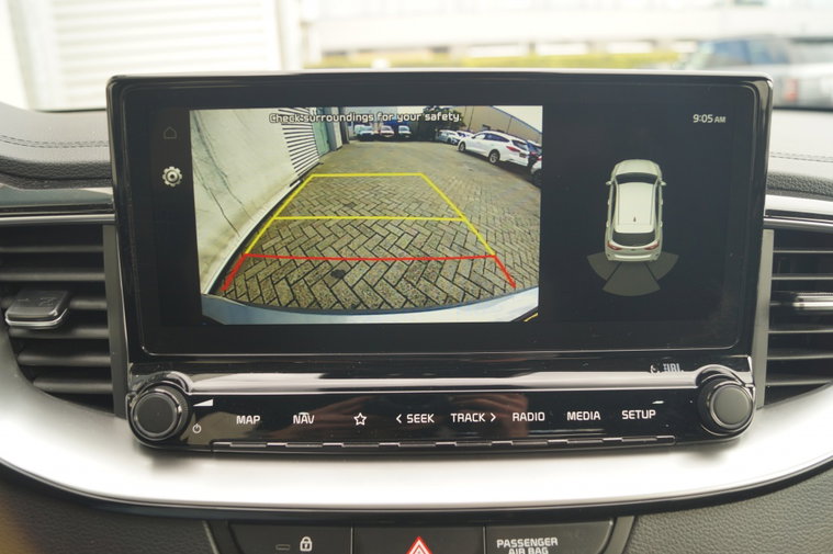 Vehicle Image 12