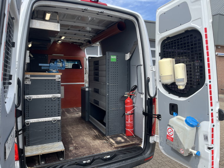 Vehicle Image 16