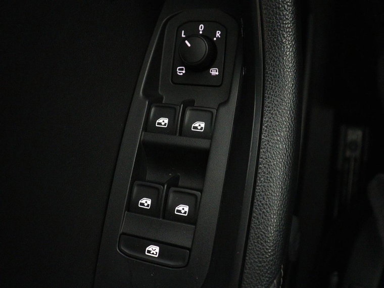 Vehicle Image 43