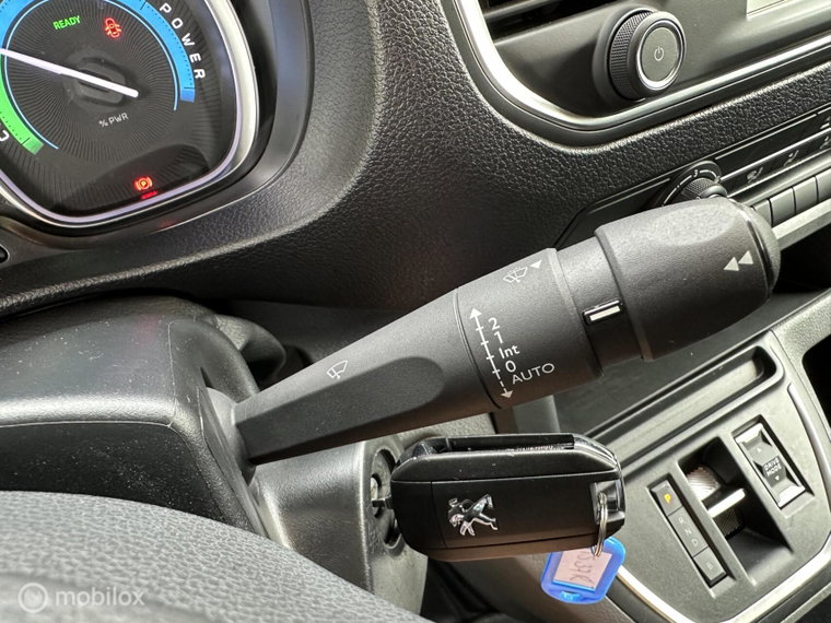 Vehicle Image 28
