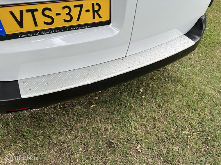 Vehicle Image 33