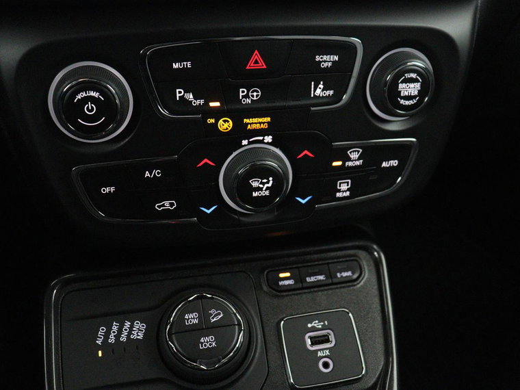 Vehicle Image 28