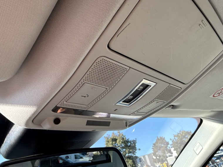 Vehicle Image 25