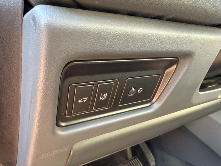 Vehicle Image 33