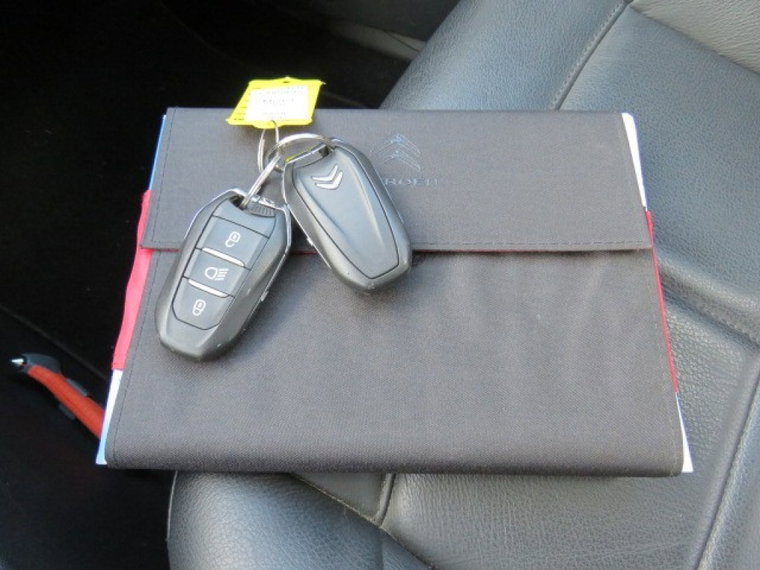 Vehicle Image 22
